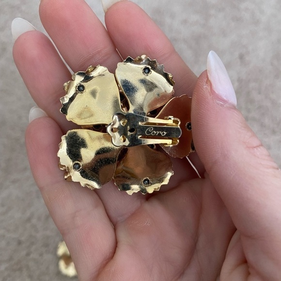 Coro- Vintage Signed Black Floral Clip On Earrings - Picture 4 of 8